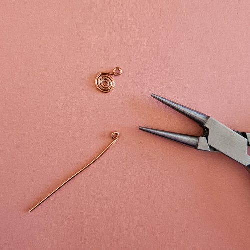 Margot Potter's Falloween Bracelet  - , Contemporary Wire Jewelry, Dapping, Dapping Jewelry, Findings, Clasps, Components, Wire Wrapping, Wrapping, Wire Wrapping Jewelry, start by forming a small loop    